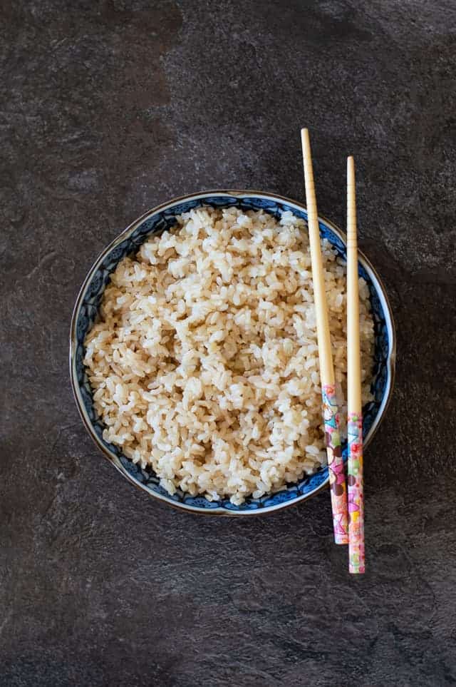 Instructions on how to cook brown rice in the Thermomix.