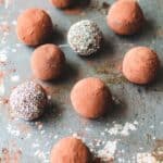 Pinterest graphic for chocolate chia bliss balls.