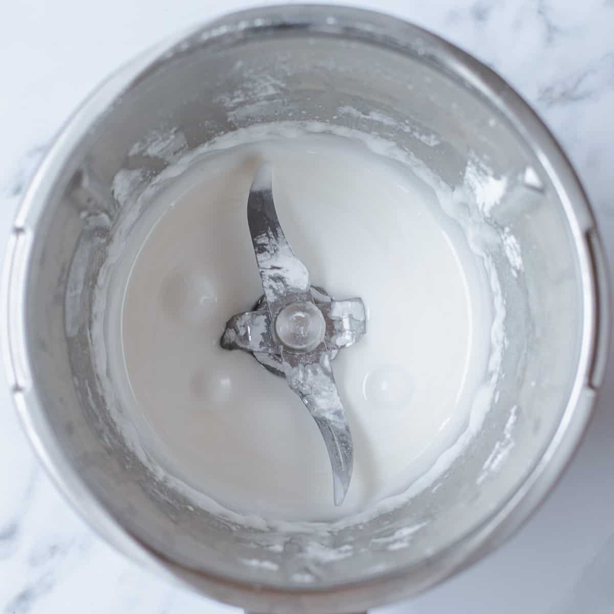 Close up image of how to make icing in the Thermomix.